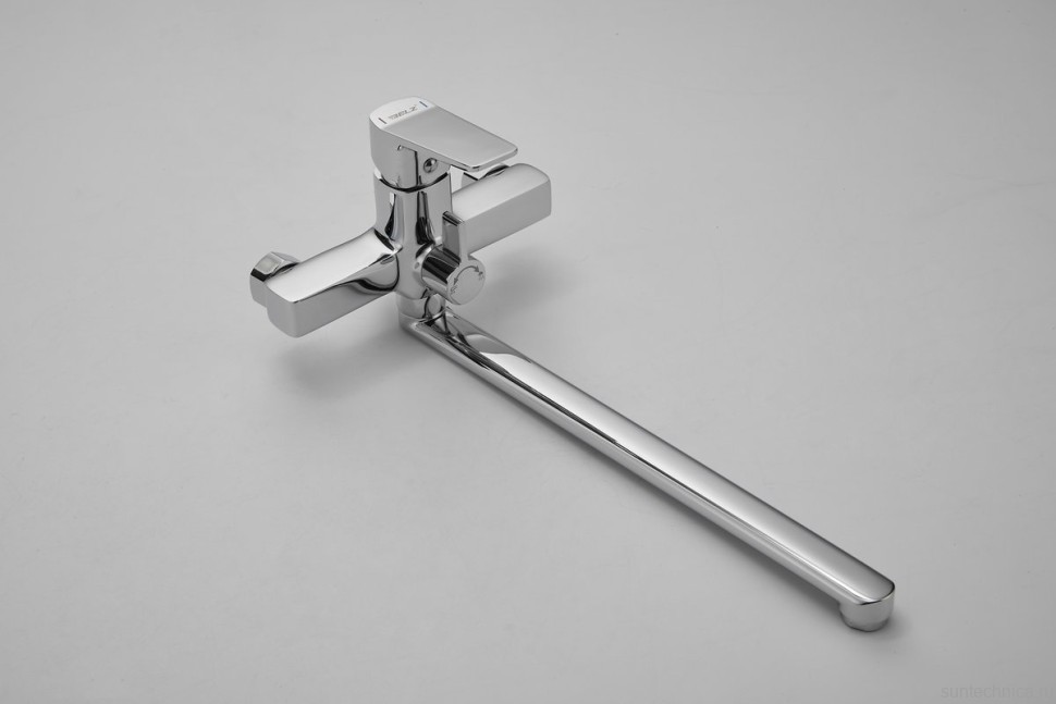 Смеситель с длинным изливом для ванны BELZ B715 B22715 хром