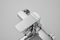 Смеситель с длинным изливом для ванны BELZ B715 B22715 хром Смеситель с длинным изливом для ванны BELZ B715 B22715 хром