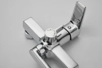 Смеситель с длинным изливом для ванны BELZ B715 B22715 хром