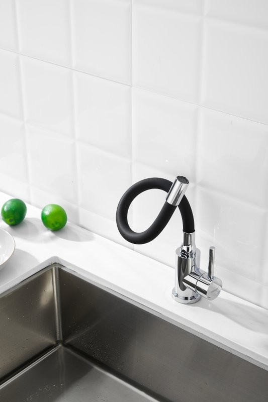 Смеситель для кухни BELZ B809 B73809-7 с гибким изливом, хром