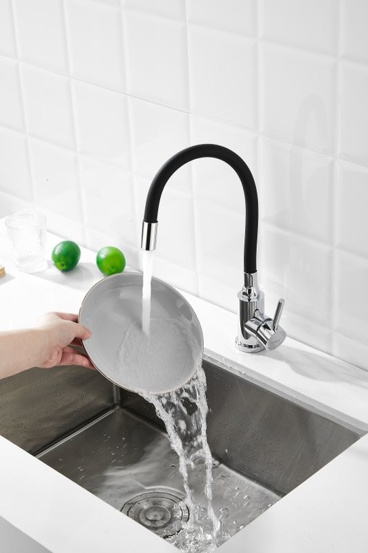 Смеситель для кухни BELZ B809 B73809-7 с гибким изливом, хром