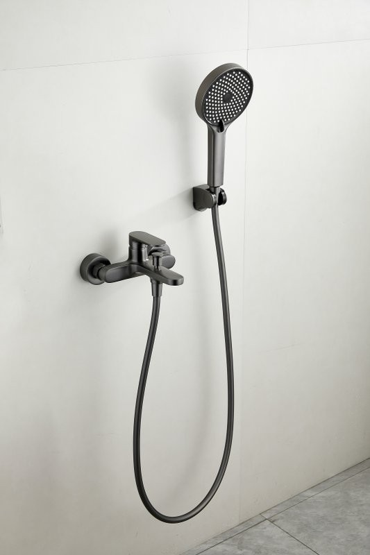 Смеситель для ванны с душем BELZ B713 B61713-3 оружейная сталь