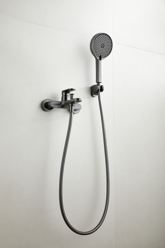 Смеситель для ванны с душем BELZ B713 B61713-3 оружейная сталь