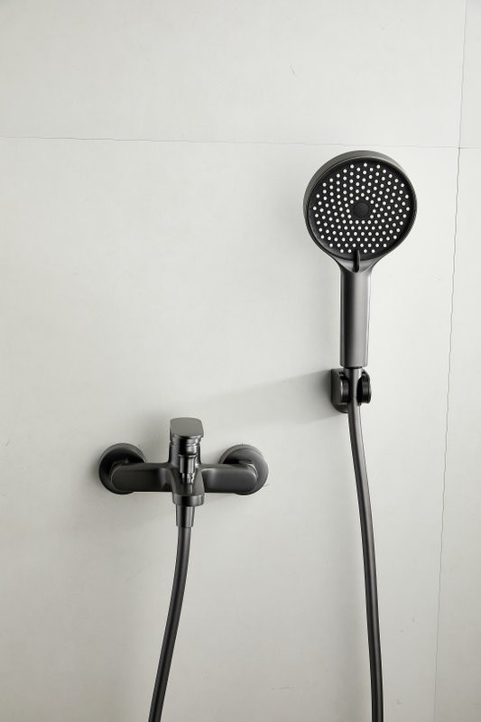 Смеситель для ванны с душем BELZ B713 B61713-3 оружейная сталь