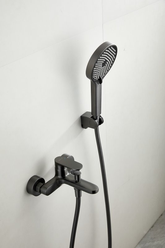 Смеситель для ванны с душем BELZ B713 B61713-3 оружейная сталь