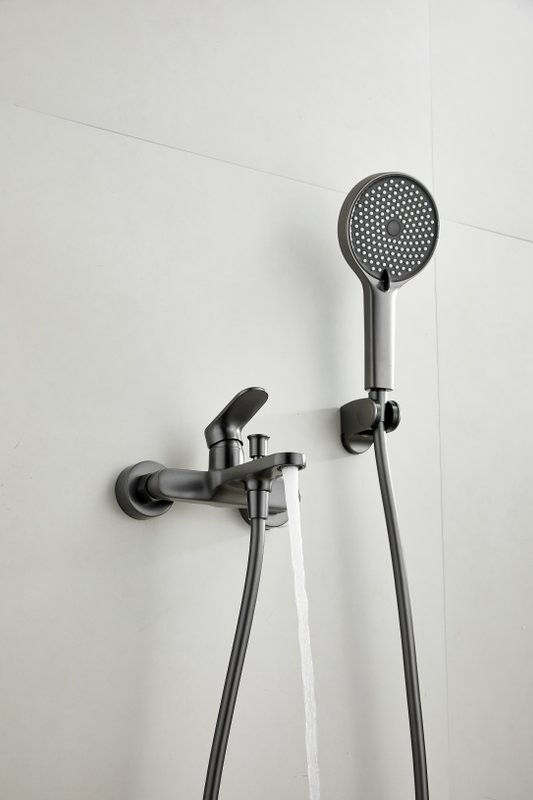 Смеситель для ванны с душем BELZ B713 B61713-3 оружейная сталь