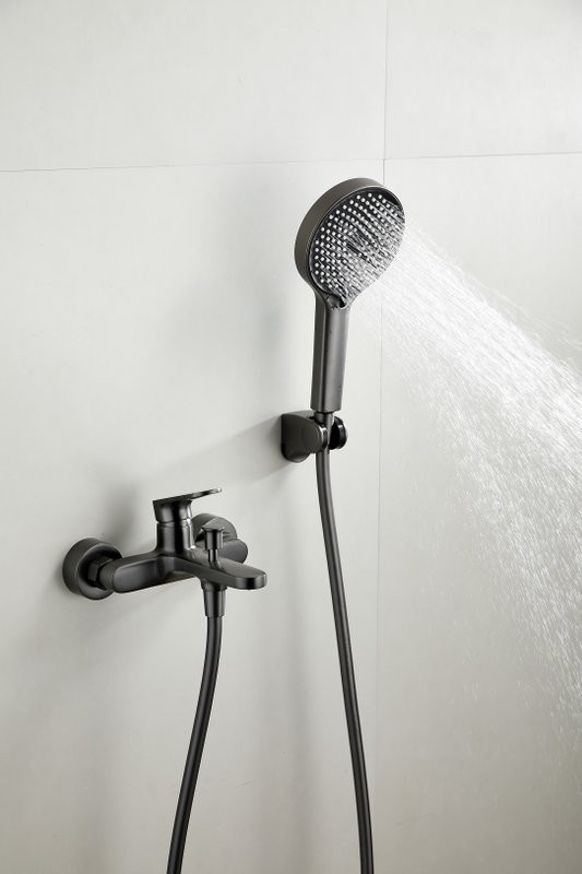 Смеситель для ванны с душем BELZ B713 B61713-3 оружейная сталь