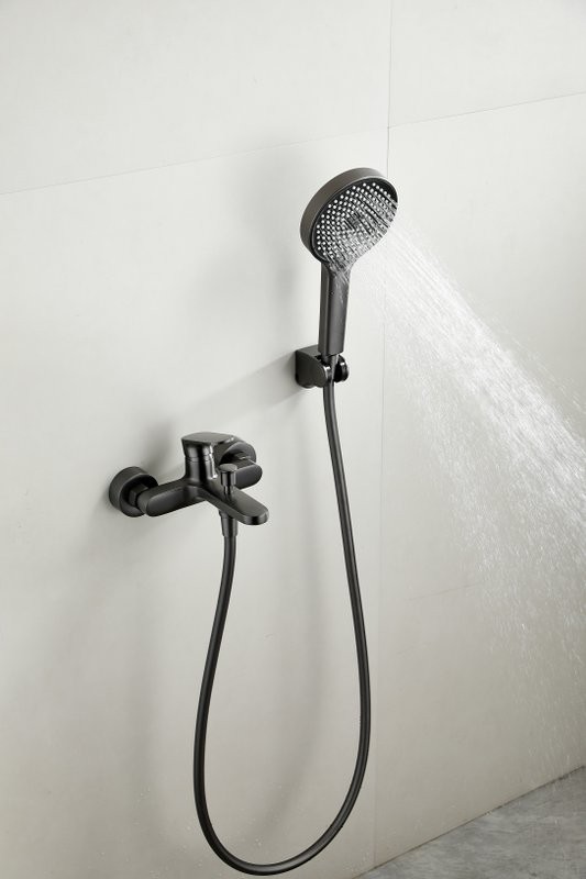 Смеситель для ванны с душем BELZ B713 B61713-3 оружейная сталь