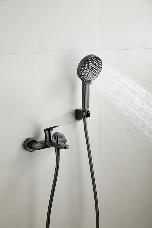 Смеситель для ванны с душем BELZ B713 B61713-3 оружейная сталь