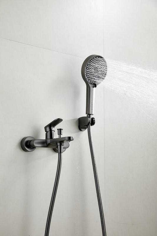 Смеситель для ванны с душем BELZ B713 B61713-3 оружейная сталь