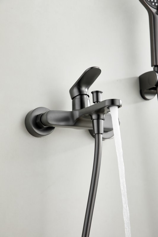 Смеситель для ванны с душем BELZ B713 B61713-3 оружейная сталь