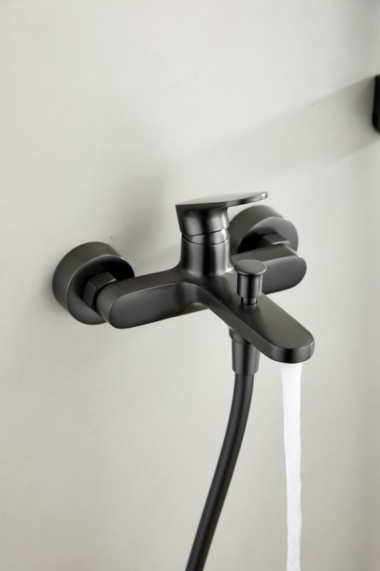 Смеситель для ванны с душем BELZ B713 B61713-3 оружейная сталь