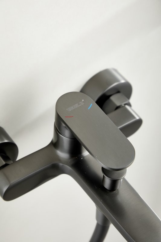 Смеситель для ванны с душем BELZ B713 B61713-3 оружейная сталь