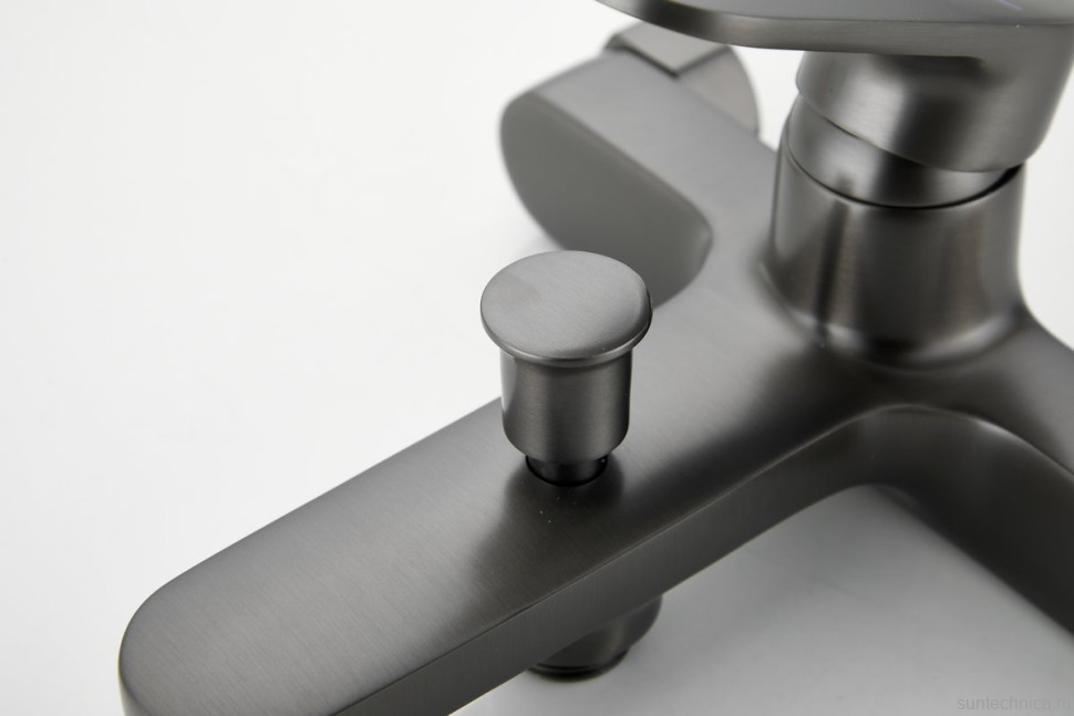 Смеситель для ванны с душем BELZ B713 B61713-3 оружейная сталь