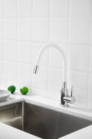 Смеситель для кухни BELZ B809 B73809-8 с гибким изливом, хром