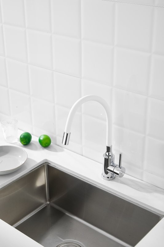 Смеситель для кухни BELZ B809 B73809-8 с гибким изливом, хром