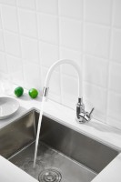 Смеситель для кухни BELZ B809 B73809-8 с гибким изливом, хром