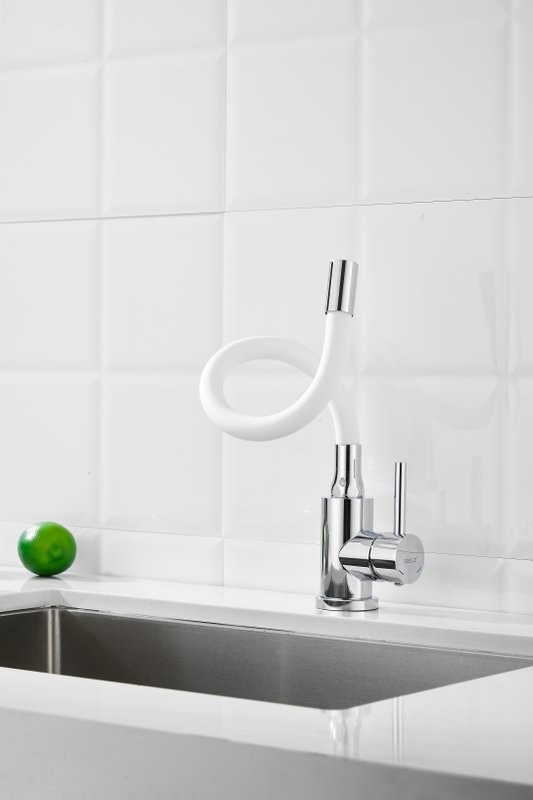 Смеситель для кухни BELZ B809 B73809-8 с гибким изливом, хром