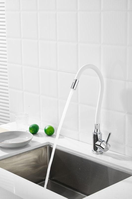 Смеситель для кухни BELZ B809 B73809-8 с гибким изливом, хром