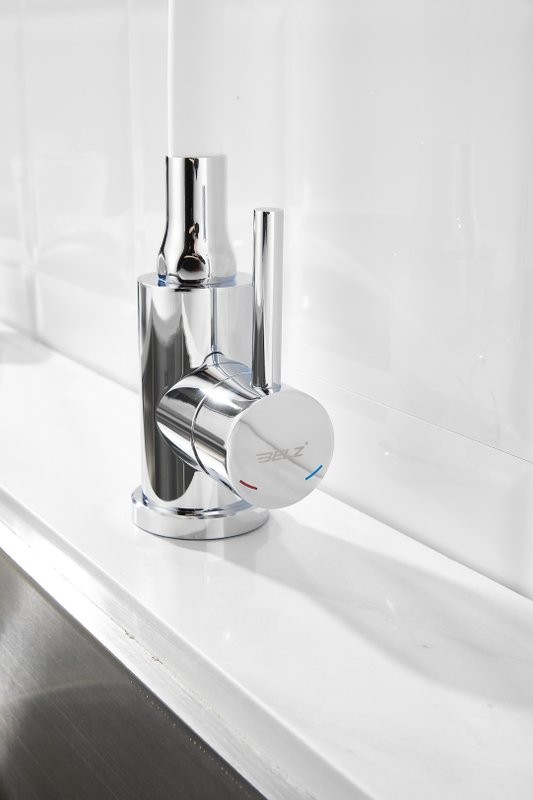 Смеситель для кухни BELZ B809 B73809-8 с гибким изливом, хром