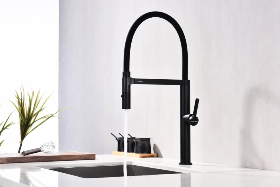 Смеситель для кухни Paulmark Leader Le214101-AN с гибким изливом, антрацит
