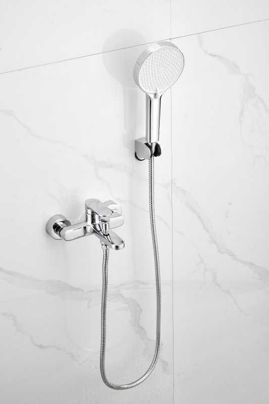 Смеситель для ванны с душем BELZ B713 B61713 хром