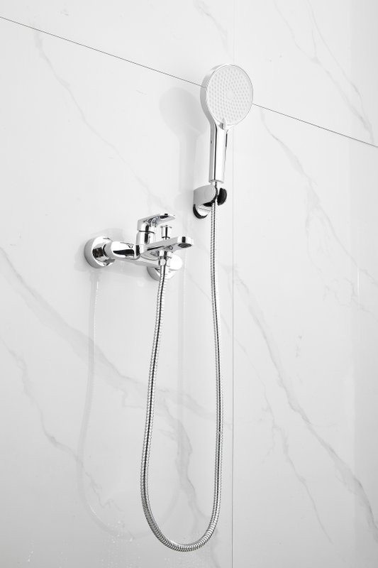 Смеситель для ванны с душем BELZ B713 B61713 хром