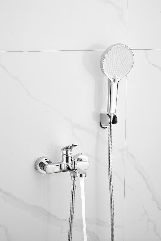 Смеситель для ванны с душем BELZ B713 B61713 хром