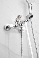 Смеситель для ванны с душем BELZ B713 B61713 хром Смеситель для ванны с душем BELZ B713 B61713 хром