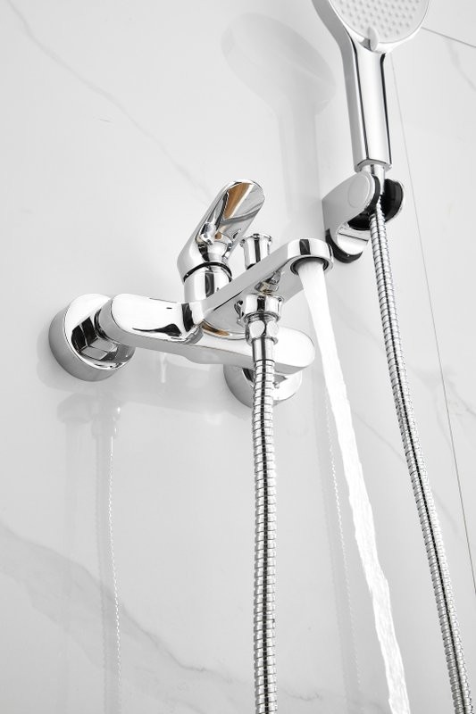 Смеситель для ванны с душем BELZ B713 B61713 хром