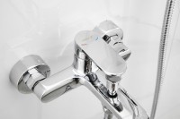Смеситель для ванны с душем BELZ B713 B61713 хром Смеситель для ванны с душем BELZ B713 B61713 хром