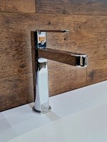 Смеситель для раковины AltroBagno Unione 0135 Cr хром Смеситель для раковины AltroBagno Unione 0135 Cr хром