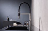 Смеситель для кухни Paulmark Leader Le214101-GM с гибким изливом, вороненая сталь