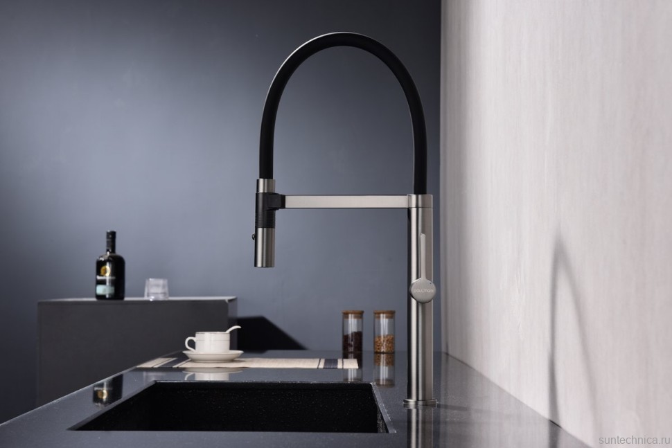 Смеситель для кухни Paulmark Leader Le214101-GM с гибким изливом, вороненая сталь