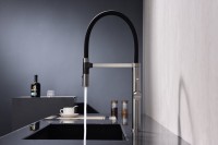 Смеситель для кухни Paulmark Leader Le214101-GM с гибким изливом, вороненая сталь