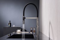 Смеситель для кухни Paulmark Leader Le214101-GM с гибким изливом, вороненая сталь