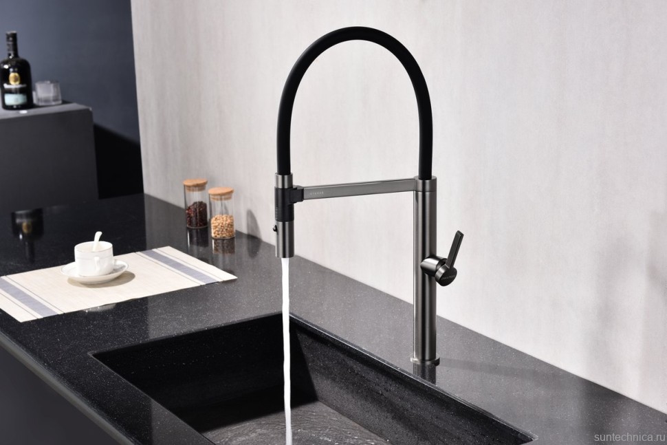 Смеситель для кухни Paulmark Leader Le214101-GM с гибким изливом, вороненая сталь