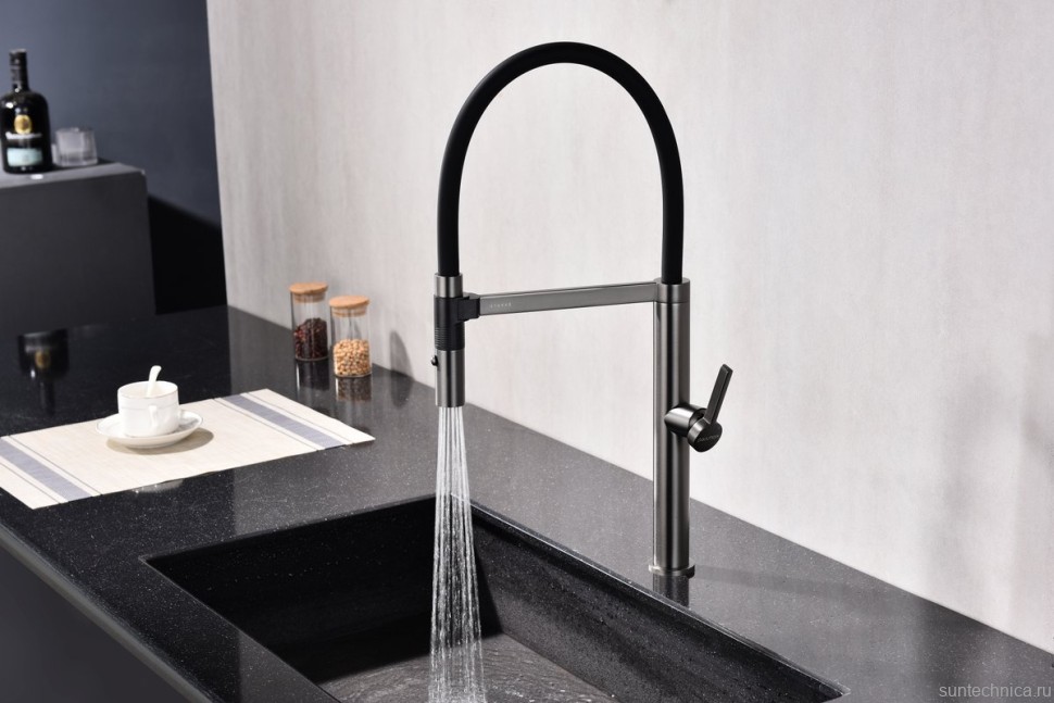 Смеситель для кухни Paulmark Leader Le214101-GM с гибким изливом, вороненая сталь