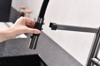 Смеситель для кухни Paulmark Leader Le214101-GM с гибким изливом, вороненая сталь