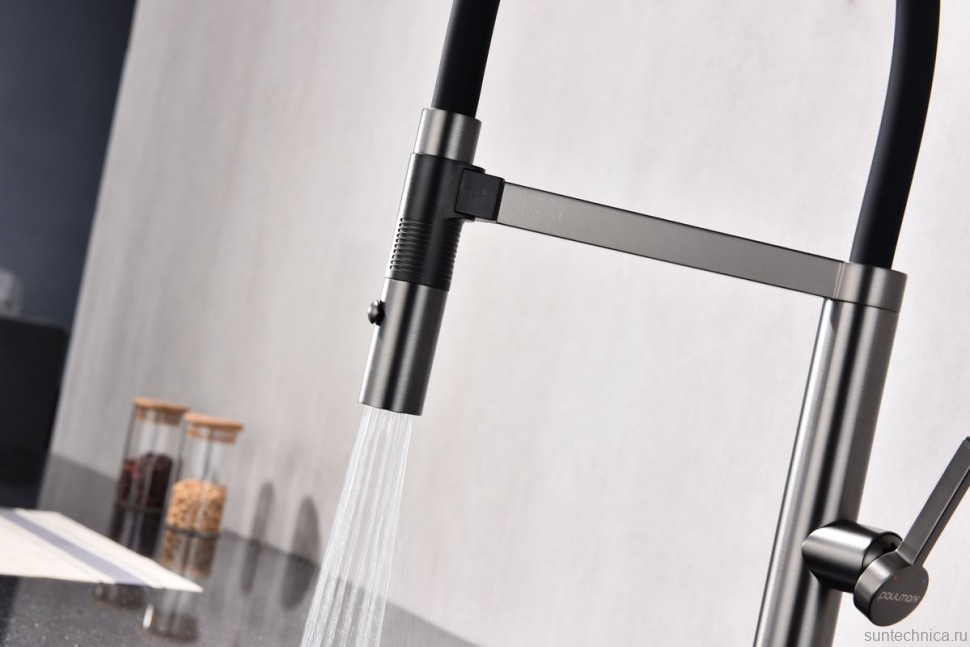 Смеситель для кухни Paulmark Leader Le214101-GM с гибким изливом, вороненая сталь