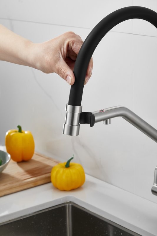 Смеситель для кухни BELZ B815 B78815-1 с гибким изливом, сатин