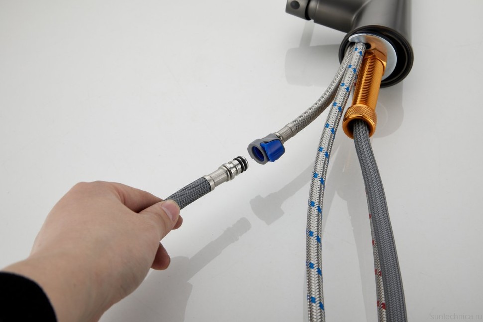 Смеситель для кухни BELZ B816 B74816-3 оружейная сталь