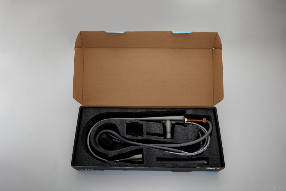 Смеситель для кухни BELZ B816 B74816-3 оружейная сталь