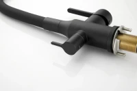 Смеситель для кухни BELZ B814 B76814-7 с гибким изливом, черный