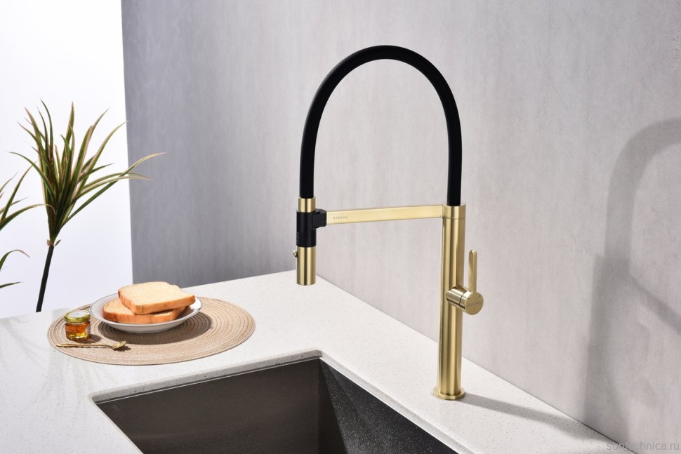Смеситель для кухни Paulmark Leader Le214101-LG с гибким изливом, светлое золото