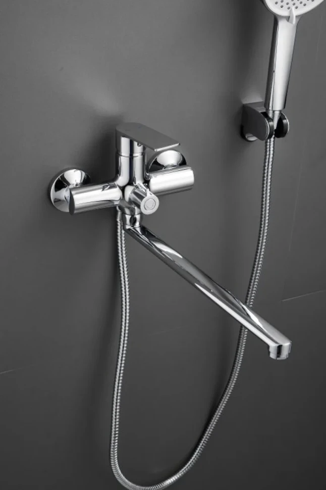 Смеситель с длинным изливом для ванны BELZ B679 B22679 хром