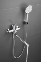 Смеситель с длинным изливом для ванны BELZ B679 B22679 хром