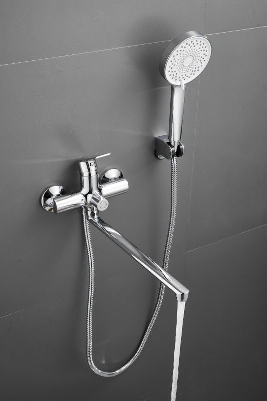 Смеситель с длинным изливом для ванны BELZ B679 B22679 хром