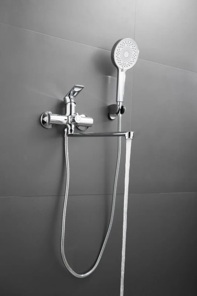 Смеситель с длинным изливом для ванны BELZ B679 B22679 хром