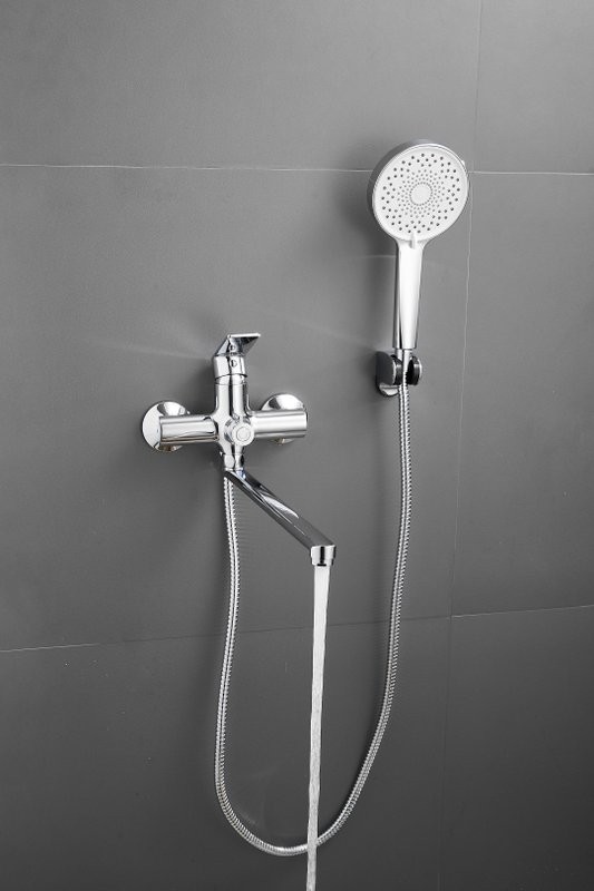 Смеситель с длинным изливом для ванны BELZ B679 B22679 хром